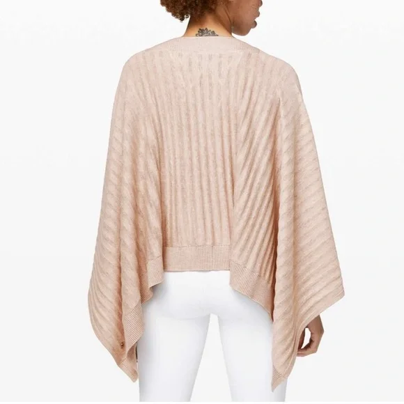 Lululemon Forward Flow Poncho - Picture 3 of 5